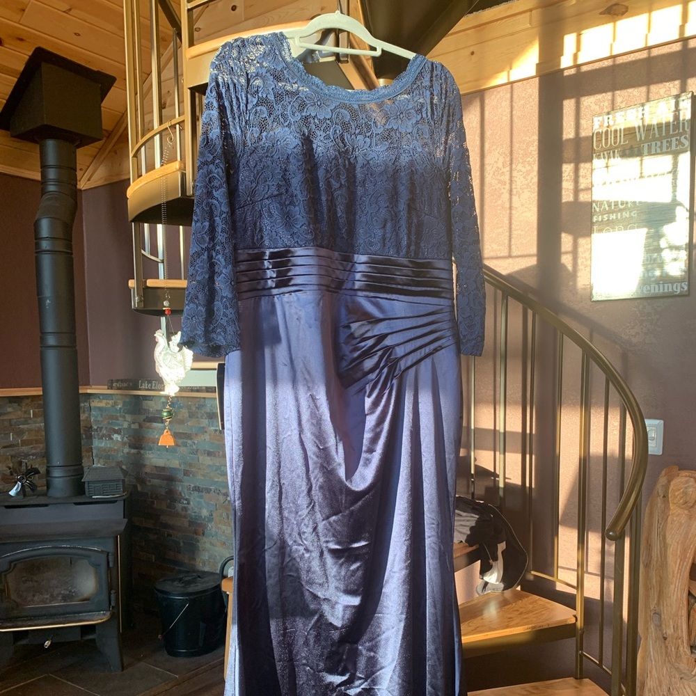 Long formal dress- navy- MBW NWT